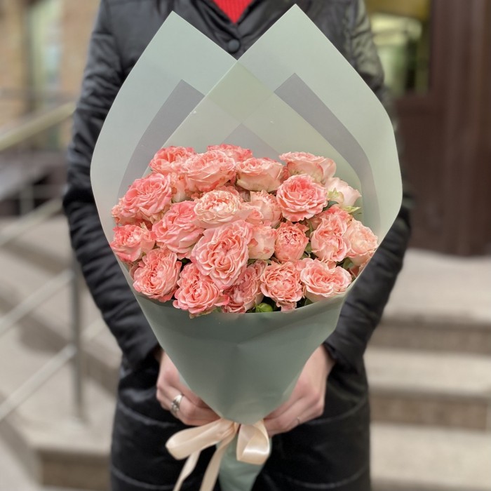 5 кустовых розово-персиковых пионовидных роз Фаир Флоу